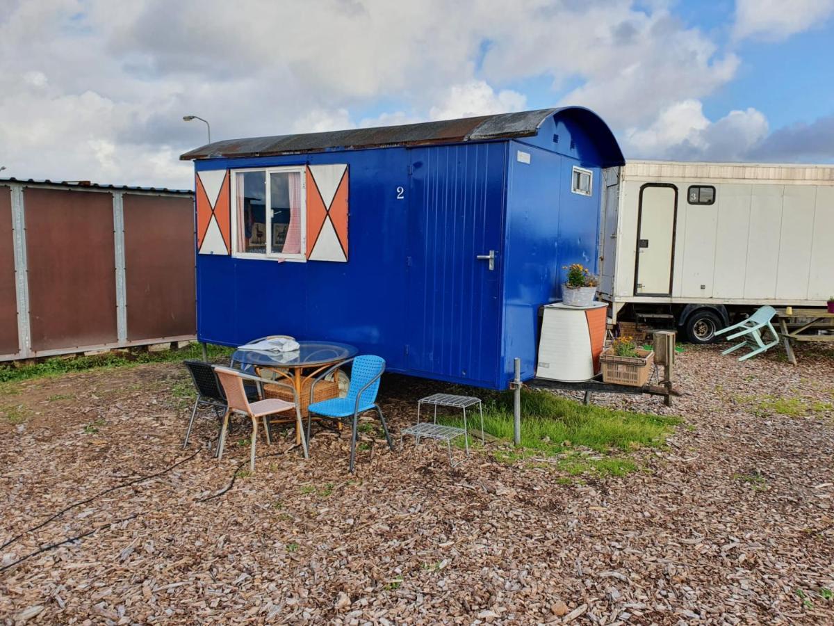 B&B Boerderij Rust, In Pipowagens! Den Helder Exterior photo